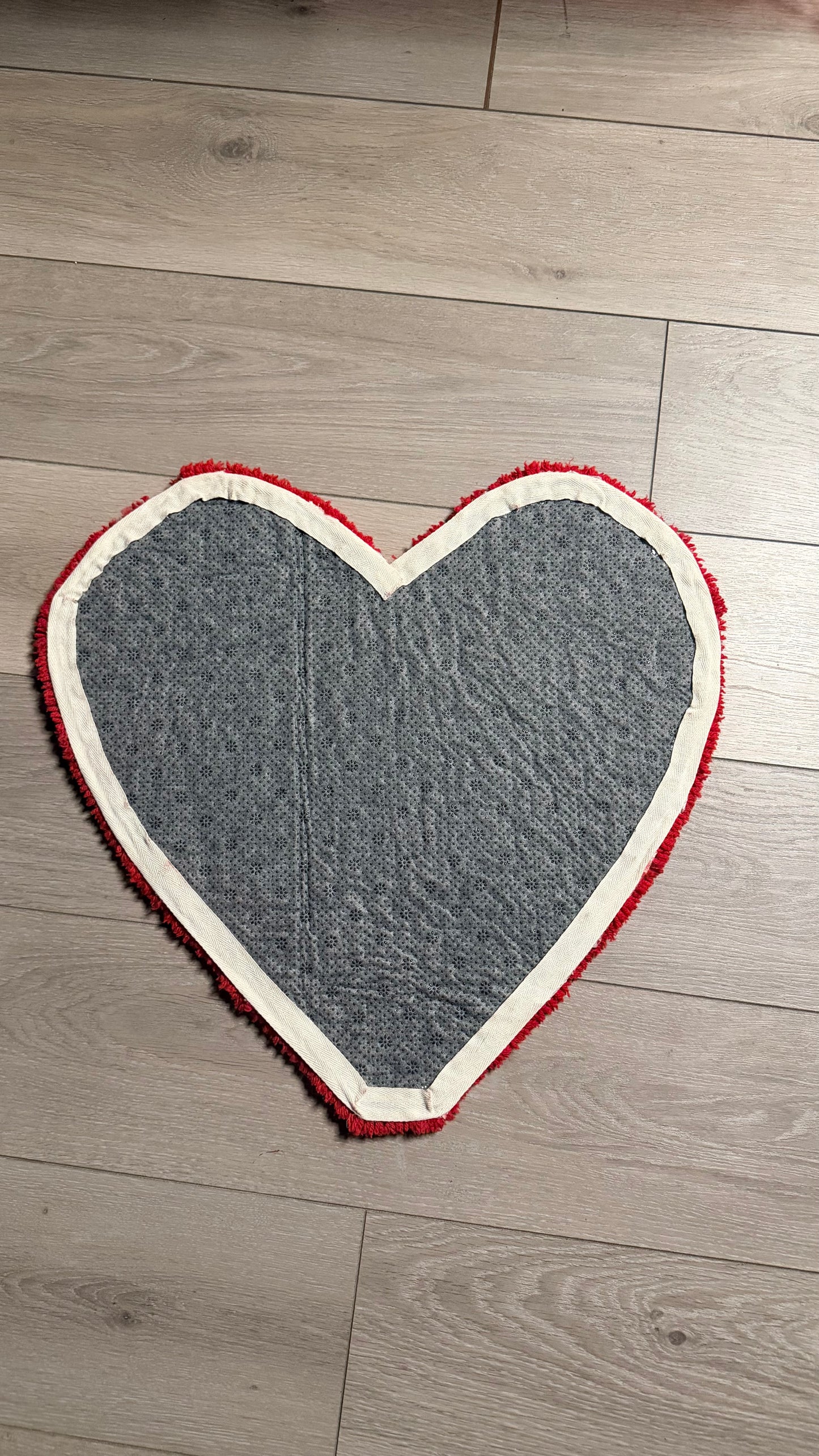 CDG heart rug