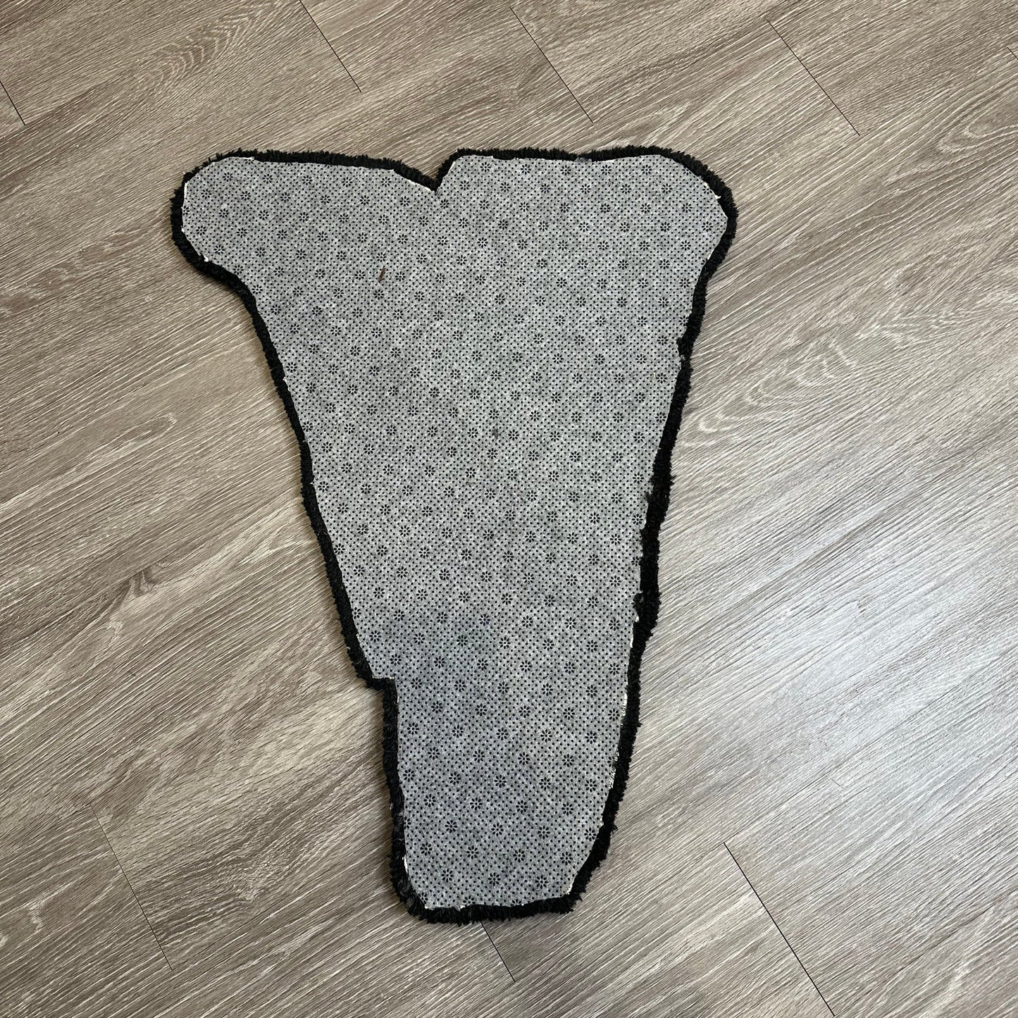 Vlone "V" rug